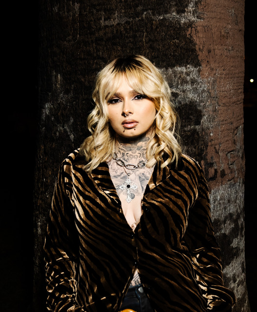 Zhavia